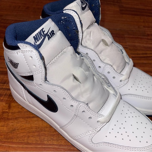 Jordan 1 Retro High OG BG ‘Metallic Navy’ - Picture 5 of 9